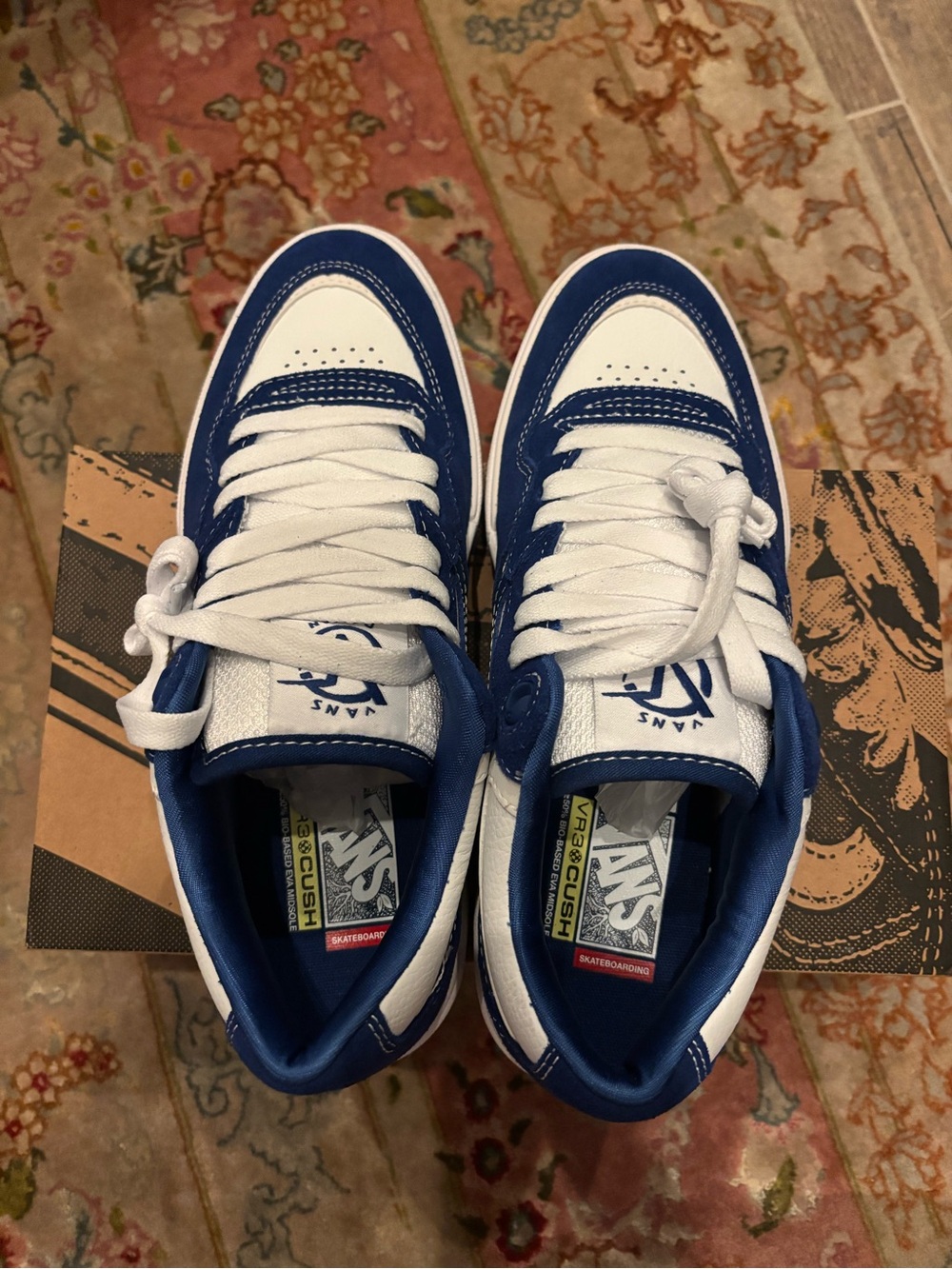 Vans Men's White and Blue Low-Top Skate Sneakers